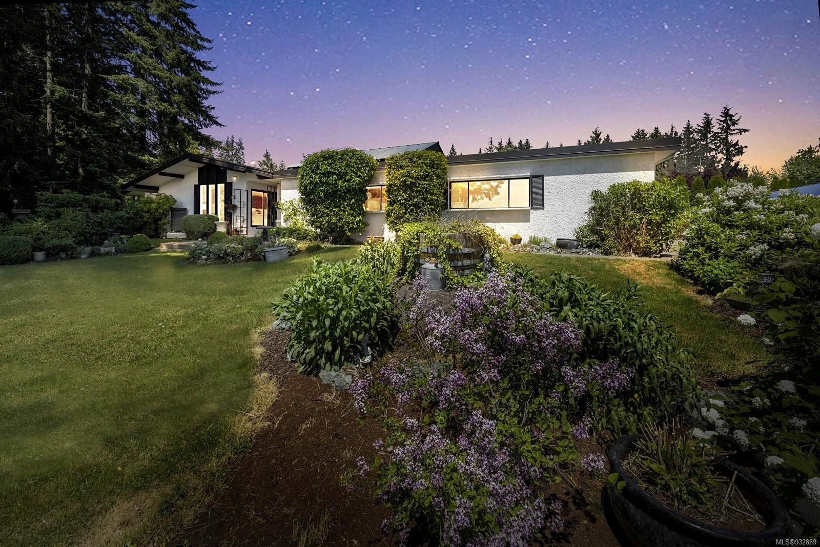 Main Photo: 4126 Inverness Pl in Cobble Hill: ML Cobble Hill House for sale (Malahat & Area)  : MLS®# 932869