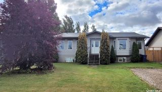 Photo 1: 610 7th Avenue West in Meadow Lake: Residential for sale : MLS®# SK909176