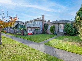 Photo 3: 742 E 58TH Avenue in Vancouver: South Vancouver House for sale (Vancouver East)  : MLS®# R2627383
