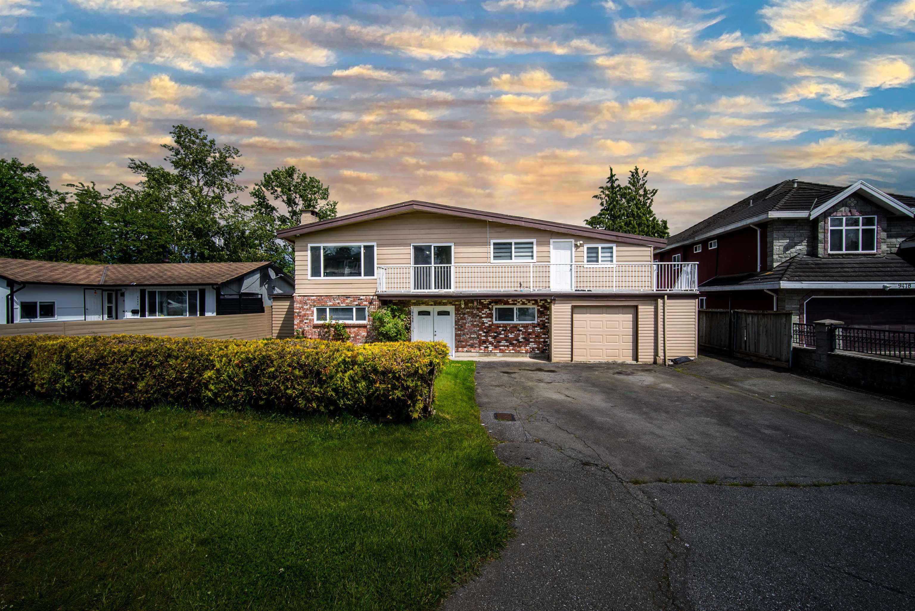Main Photo: 9488 127A Street in Surrey: Queen Mary Park Surrey House for sale : MLS®# R2716668