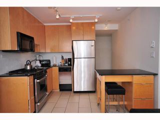 Photo 2: 1704 989 BEATTY Street in Vancouver: Downtown VW Condo for sale in "NOVA" (Vancouver West)  : MLS®# V815922