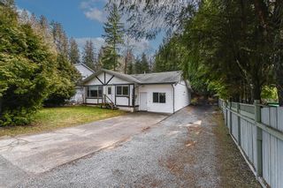 Photo 1: 32594 14 Avenue in Mission: Mission BC House for sale : MLS®# R2747508