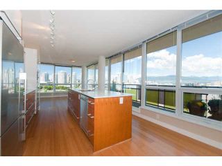Photo 2: 903 718 MAIN Street in Vancouver: Mount Pleasant VE Condo for sale in "GINGER" (Vancouver East)  : MLS®# V848994