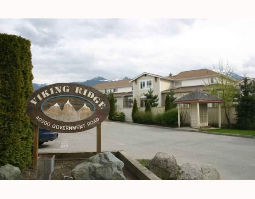 Main Photo: 67 40200 GOVERNMENT Road in Squamish: Garibaldi Estates Townhouse for sale in "VIKING RIDGE" : MLS®# V687653