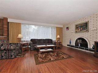 Photo 3: 970 Haslam Ave in VICTORIA: La Glen Lake House for sale (Langford)  : MLS®# 655387
