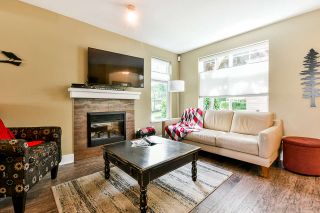 Photo 2: 46 15833 26 Avenue in Surrey: Grandview Surrey Townhouse for sale in "The Brownstones" (South Surrey White Rock)  : MLS®# R2462784
