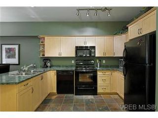 Photo 2: 102 360 Goldstream Ave in VICTORIA: Co Colwood Corners Condo for sale (Colwood)  : MLS®# 560651