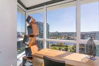 Photo 5: 1809 68 SMITHE STREET in Vancouver: Downtown VW Condo for sale (Vancouver West)  : MLS®# R2201355