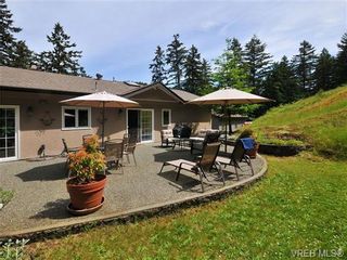 Photo 12: 421 Brookleigh Rd in VICTORIA: SW Elk Lake House for sale (Saanich West)  : MLS®# 672161