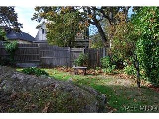 Photo 4: 2528 Forbes St in VICTORIA: Vi Oaklands House for sale (Victoria)  : MLS®# 587827