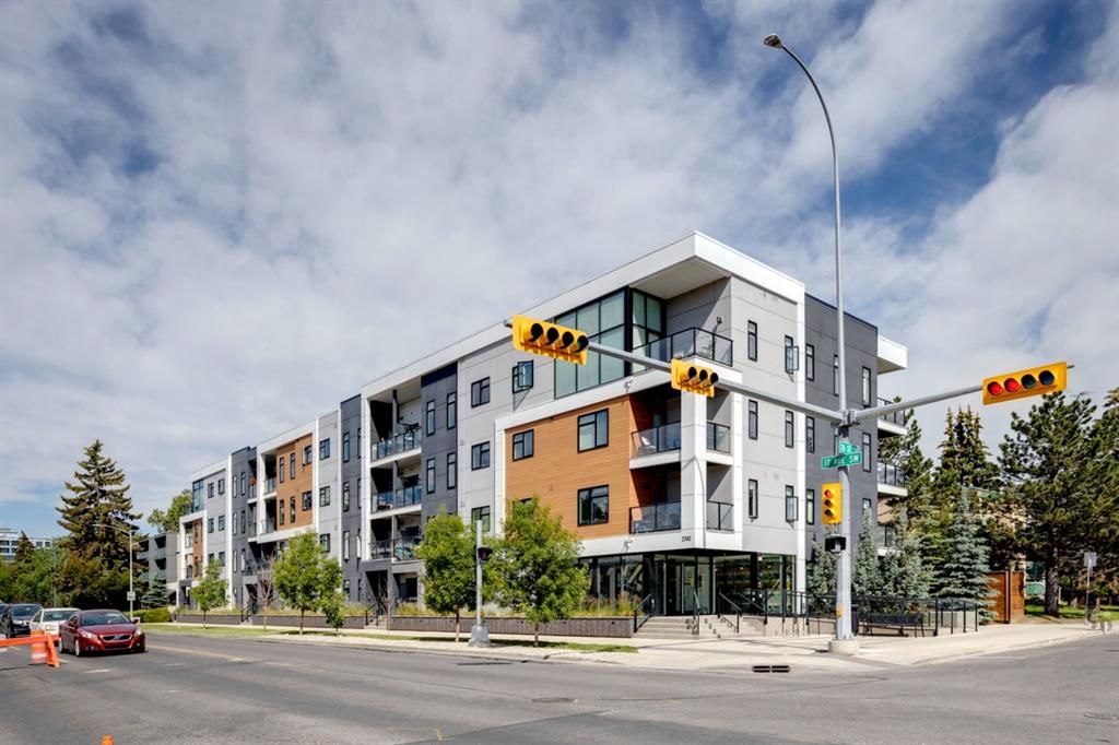 Main Photo: 111 2702 17 Avenue SW in Calgary: Shaganappi Apartment for sale : MLS®# A2023094