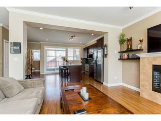 Photo 5: 37 7168 179 Street in Surrey: Cloverdale BC Townhouse for sale in "OVATION" (Cloverdale)  : MLS®# R2081705