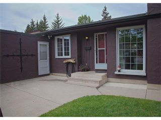 Photo 3: 2720 OAKMOOR Drive SW in Calgary: Oakridge House for sale : MLS®# C4065704