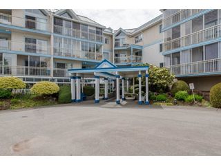 Photo 2: 110 31930 OLD YALE Road in Abbotsford: Abbotsford West Condo for sale in "ROYAL COURT" : MLS®# R2168602