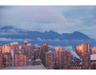 Photo 2: 404 985 W 10TH Avenue in Vancouver: Fairview VW Condo for sale in "THE MONTE CARLO" (Vancouver West)  : MLS®# V829264