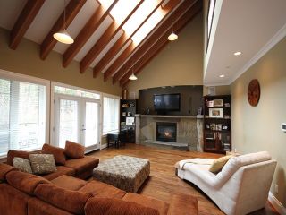 Photo 4: 1016 JAY Crescent in Squamish: Garibaldi Highlands House for sale : MLS®# V1120387