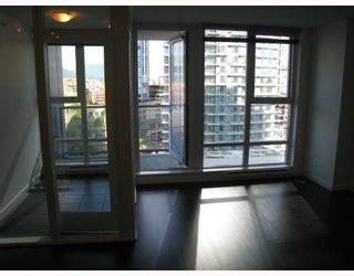 Photo 4: 707 602 CITADEL PARADE BB in Vancouver: Downtown VW Condo for sale in "SPECTRUM 4" (Vancouver West)  : MLS®# V739025