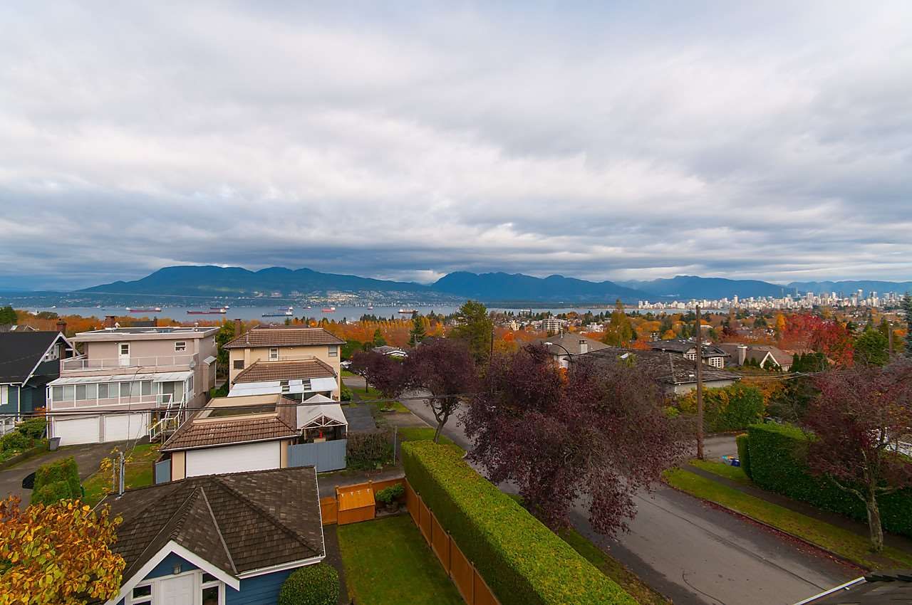 Photo 19: Photos: 3905 W 12TH Avenue in Vancouver: Point Grey House for sale (Vancouver West)  : MLS®# R2130742
