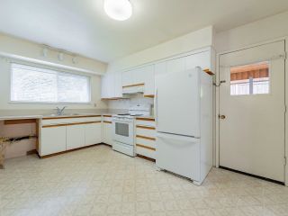 Photo 22: 1582 MERLYNN Crescent in North Vancouver: Westlynn House for sale : MLS®# R2694654
