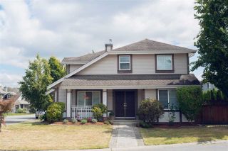 Photo 2: 9422 202A Street in Langley: Walnut Grove House for sale : MLS®# R2099681