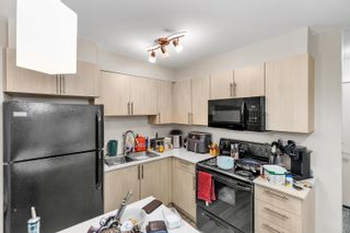 Photo 8: 303 2565 CAMPBELL Avenue in Abbotsford: Central Abbotsford Condo for sale in "Abacus Uptown" : MLS®# R2834885