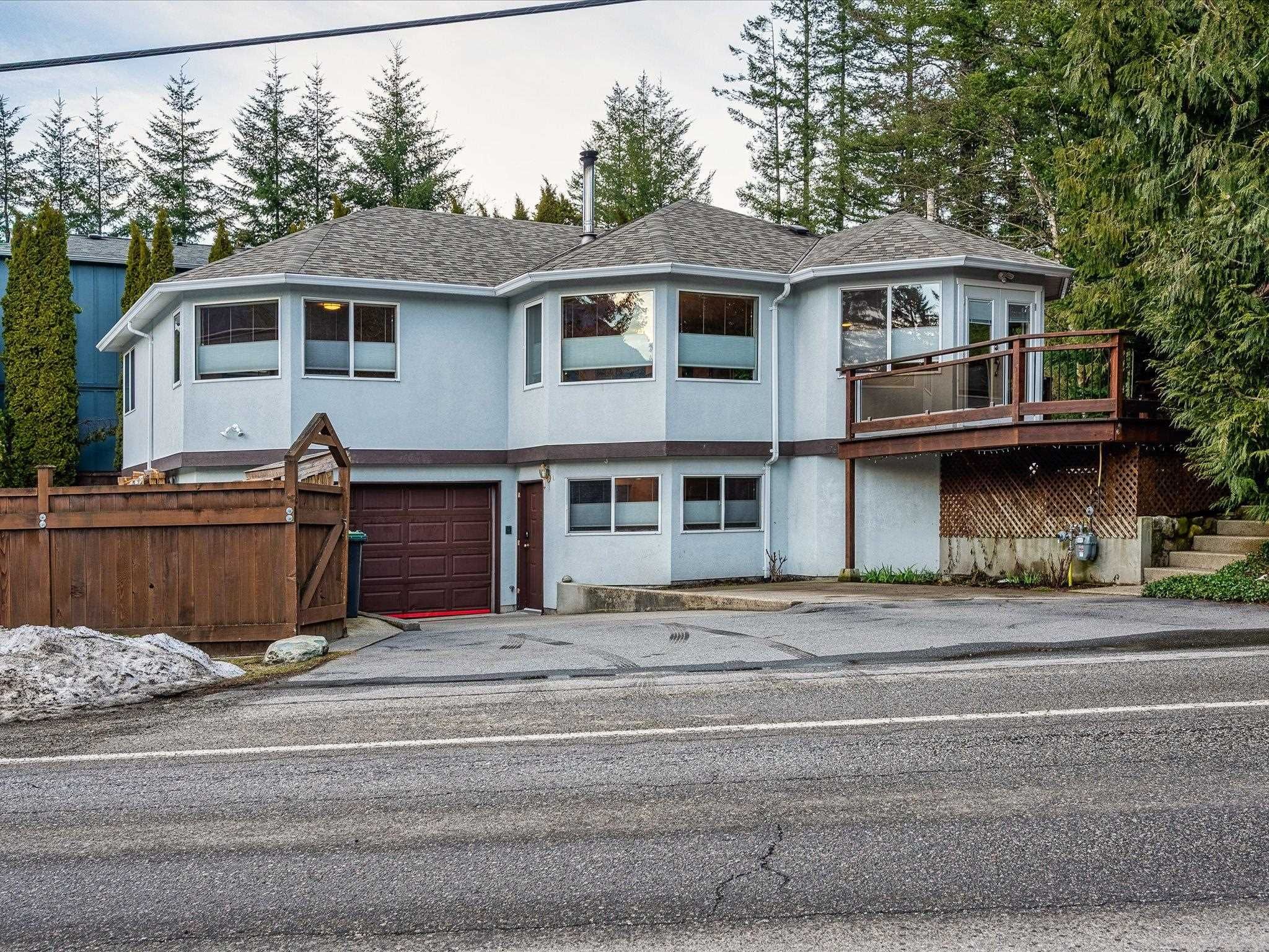 Main Photo: 41821 GOVERNMENT Road in Squamish: Brackendale House for sale : MLS®# R2651951