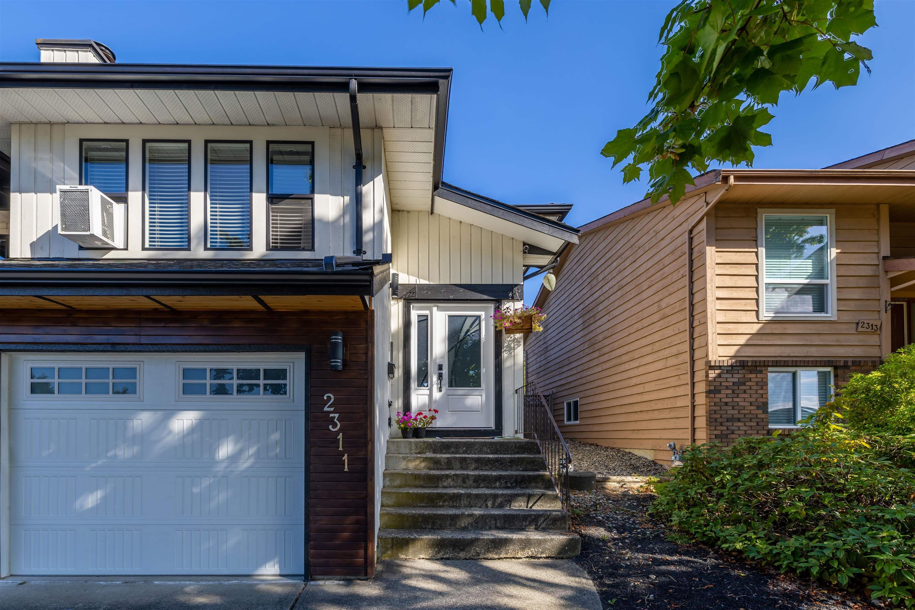 Main Photo: 2311 WAKEFIELD Drive in Langley: Willoughby Heights House for sale : MLS®# R2722374