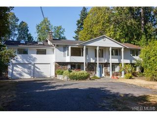 Photo 1: 2655 E MacDonald Dr in VICTORIA: SE Queenswood House for sale (Saanich East)  : MLS®# 740141