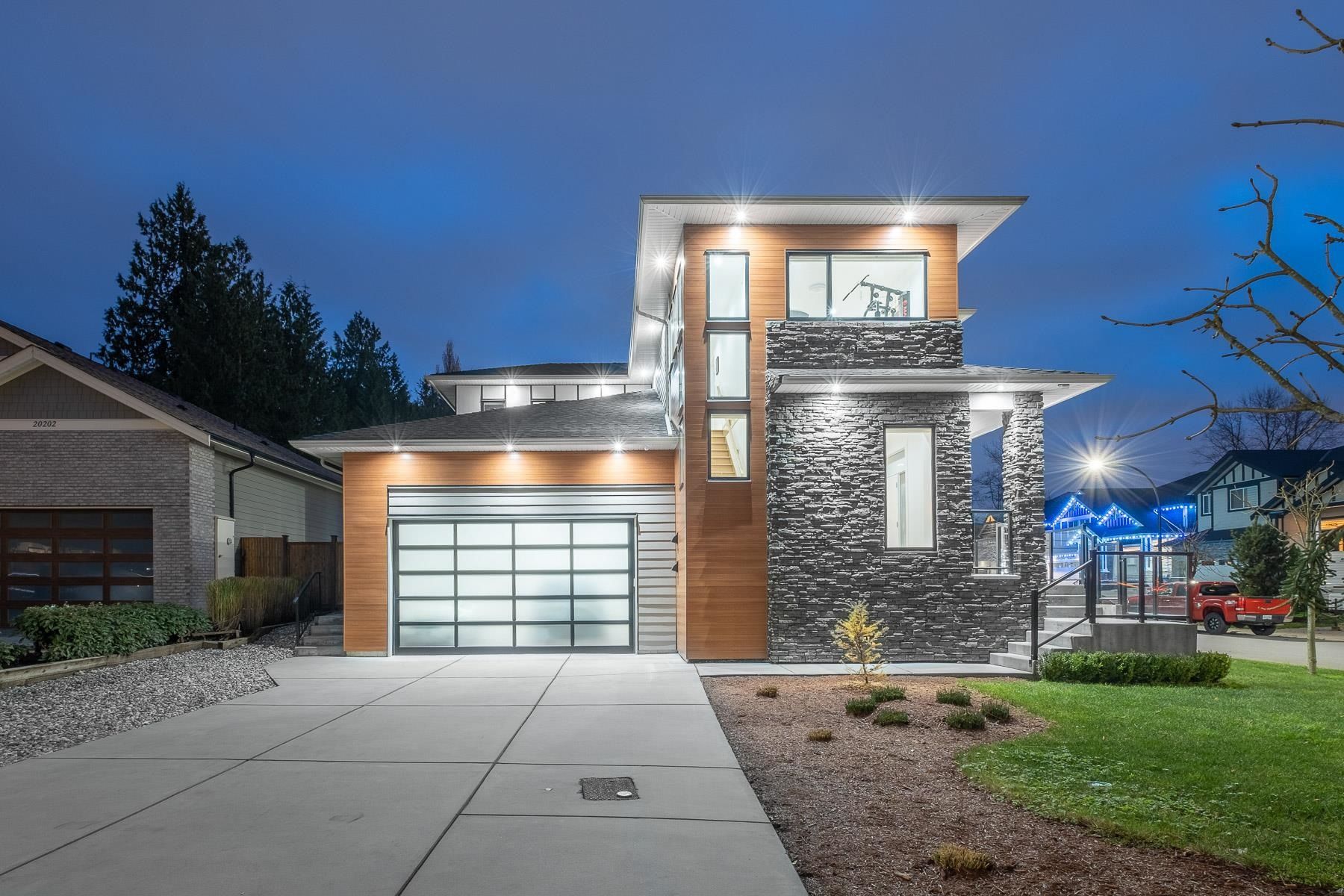 Main Photo: 20192 MCIVOR Avenue in Maple Ridge: Northwest Maple Ridge House for sale : MLS®# R2634802