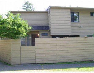 Photo 2: 9 6805 ARLINGTON Street in Vancouver East: Home for sale : MLS®# V607225