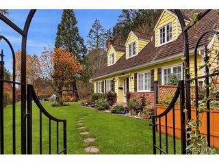 Photo 1: 1208 Tatlow Rd in NORTH SAANICH: NS Lands End House for sale (North Saanich)  : MLS®# 752675