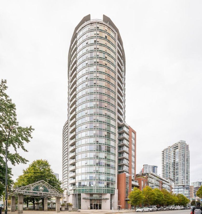 FEATURED LISTING: 2703 - 58 KEEFER Place Vancouver