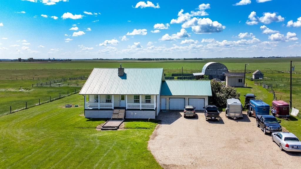 Main Photo: 271124 Township Road 280 in Rural Rocky View County: Rural Rocky View MD Detached for sale : MLS®# A1234607