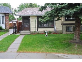 Photo 1: 131 WHITEWOOD Place NE in Calgary: Whitehorn House for sale : MLS®# C4026618