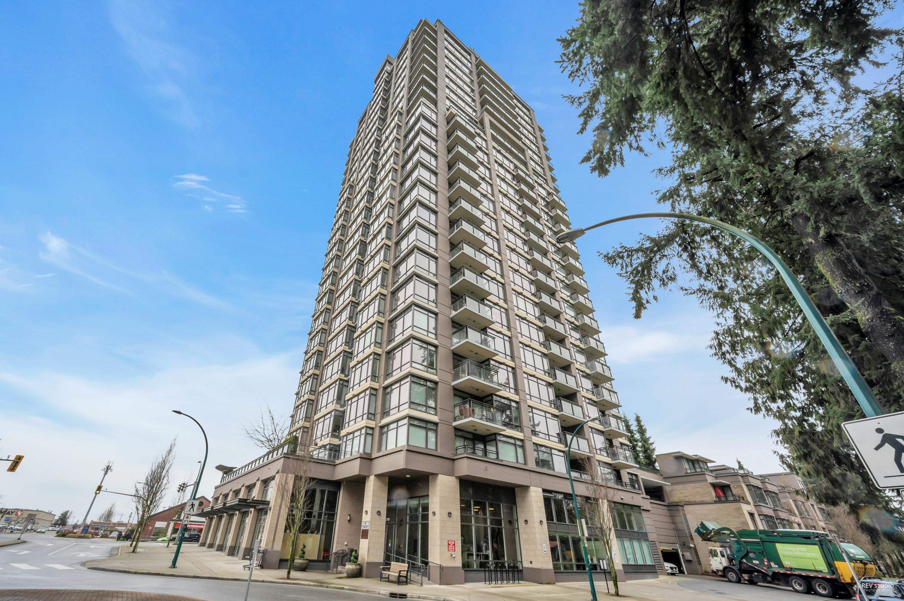 Main Photo: 804 2789 SHAUGHNESSY Street in Port Coquitlam: Central Pt Coquitlam Condo for sale : MLS®# R2668109