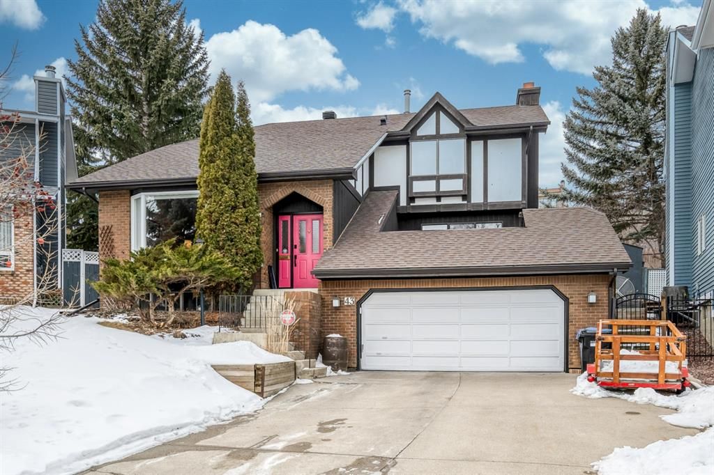 Main Photo: 43 Strathlorne Crescent SW in Calgary: Strathcona Park Detached for sale : MLS®# A1192027