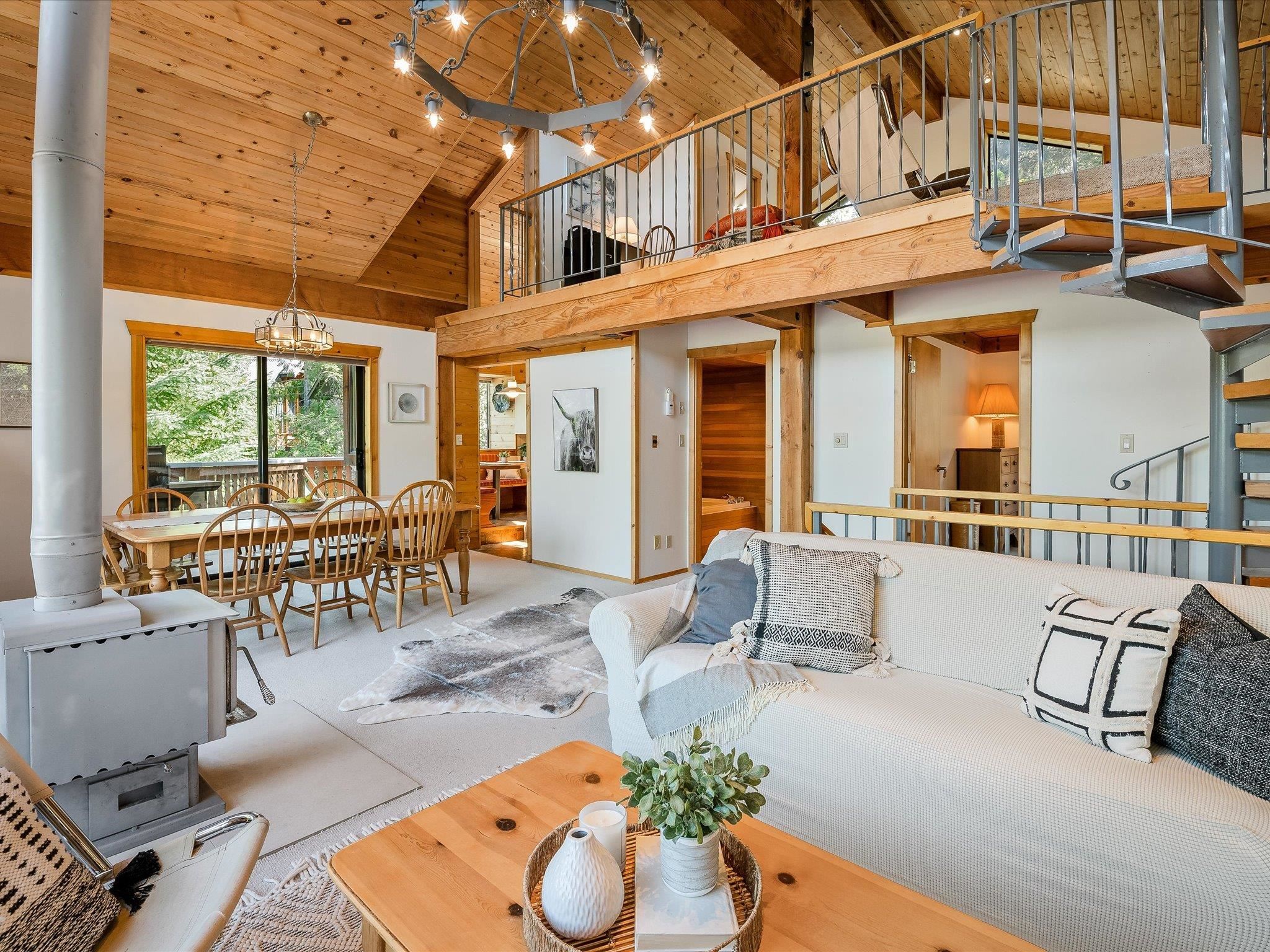 Main Photo: 8248 ALPINE Way in Whistler: Alpine Meadows House for sale : MLS®# R2779593