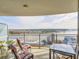 Photo 7: 2501 888 CARNARVON Street in New Westminster: Downtown NW Condo for sale in "MARINUS" : MLS®# R2115352