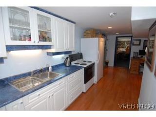 Photo 10:  in VICTORIA: SW Tillicum Half Duplex for sale (Saanich West)  : MLS®# 484459
