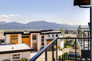 Photo 4: 2740 MONTANA Place in Abbotsford: Abbotsford East House for sale : MLS®# R2852336