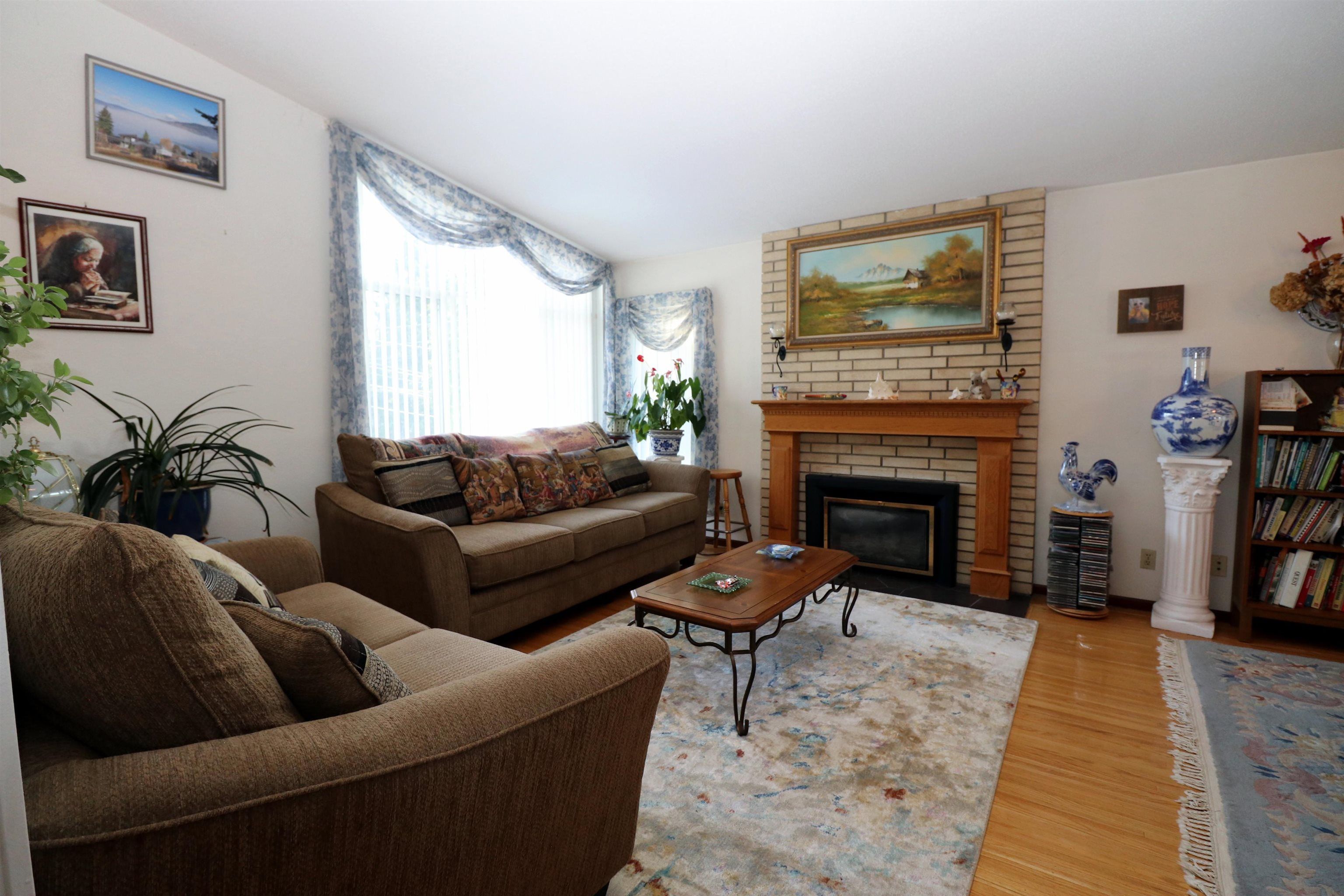 Photo 2: Photos: 434 WINONA Street in Coquitlam: Central Coquitlam House for sale : MLS®# R2642096