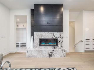 Photo 4: 2107 32 Avenue SW in Calgary: Richmond Semi Detached (Half Duplex) for sale : MLS®# A2005617