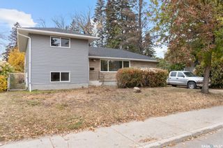Photo 3: 1710 Cumberland Avenue South in Saskatoon: Holliston Residential for sale : MLS®# SK914611