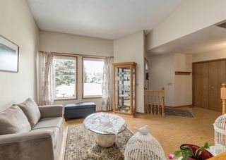 Photo 3: 111 Rivergreen Place SE in Calgary: Riverbend Detached for sale : MLS®# A1203739