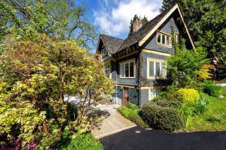 Main Photo: 390 E KINGS Road in North Vancouver: Upper Lonsdale House for sale : MLS®# R2884890