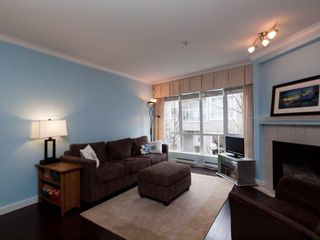 Photo 3: 26 788 W 15TH Avenue in Vancouver: Fairview VW Townhouse for sale in "SIXTEEN WILLOWS" (Vancouver West)  : MLS®# V938784