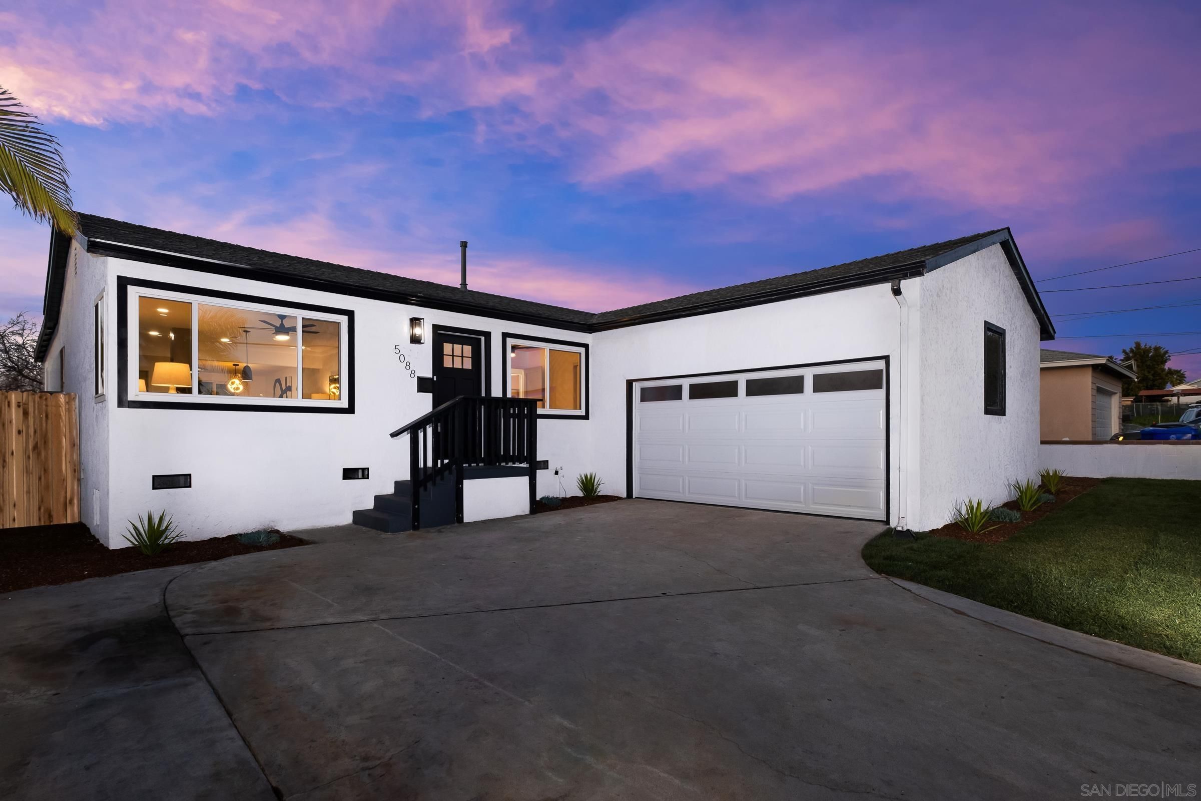Main Photo: LOGAN HEIGHTS House for sale : 4 bedrooms : 5088 Palin St in San Diego