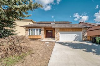 Photo 1: 39 Edgehill Crescent NW in Calgary: Edgemont Detached for sale : MLS®# A2122212
