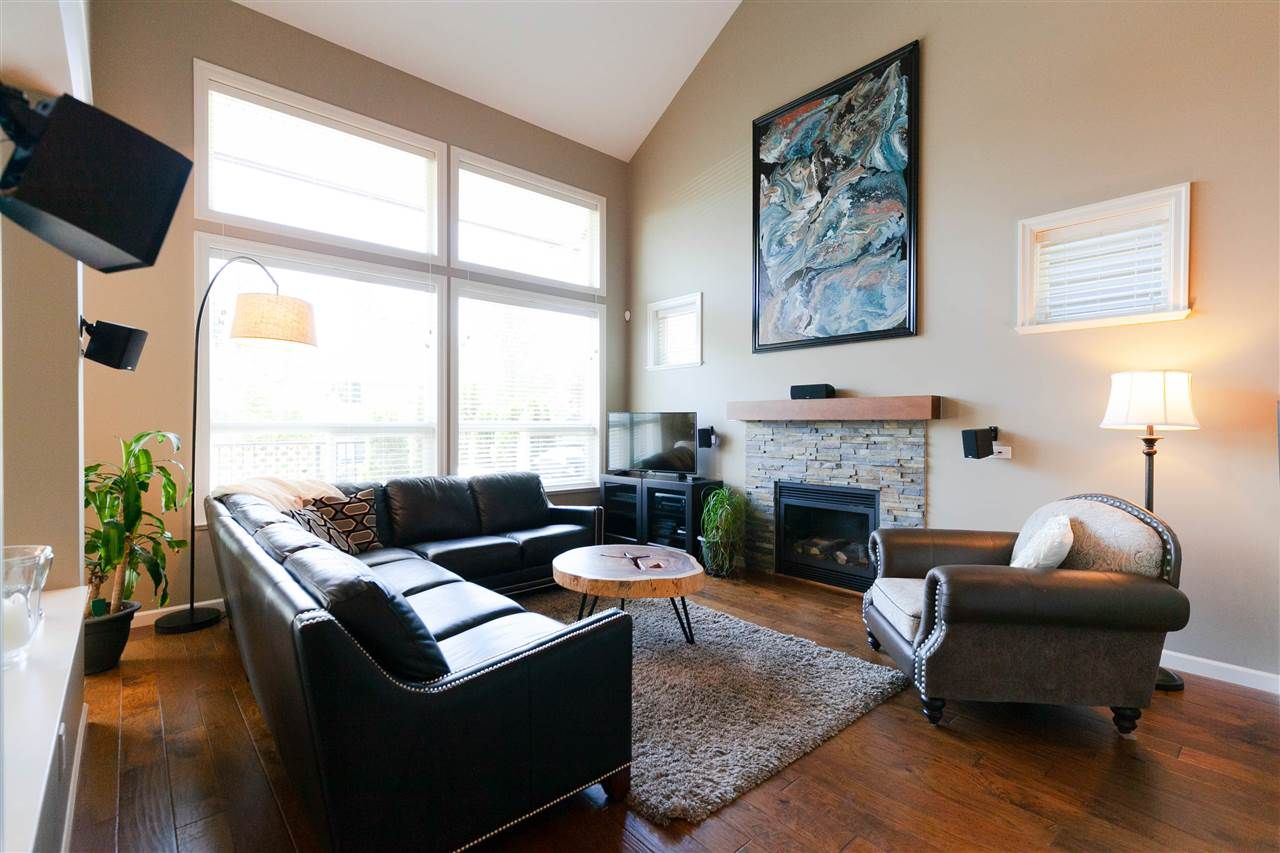 Photo 2: Photos: 20880 71B Avenue in Langley: Willoughby Heights House for sale in "MILNER HEIGHTS" : MLS®# R2288626