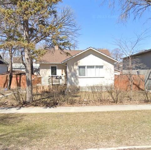 Main Photo: 21 Crystal Avenue in Winnipeg: House for sale : MLS®# 202402821